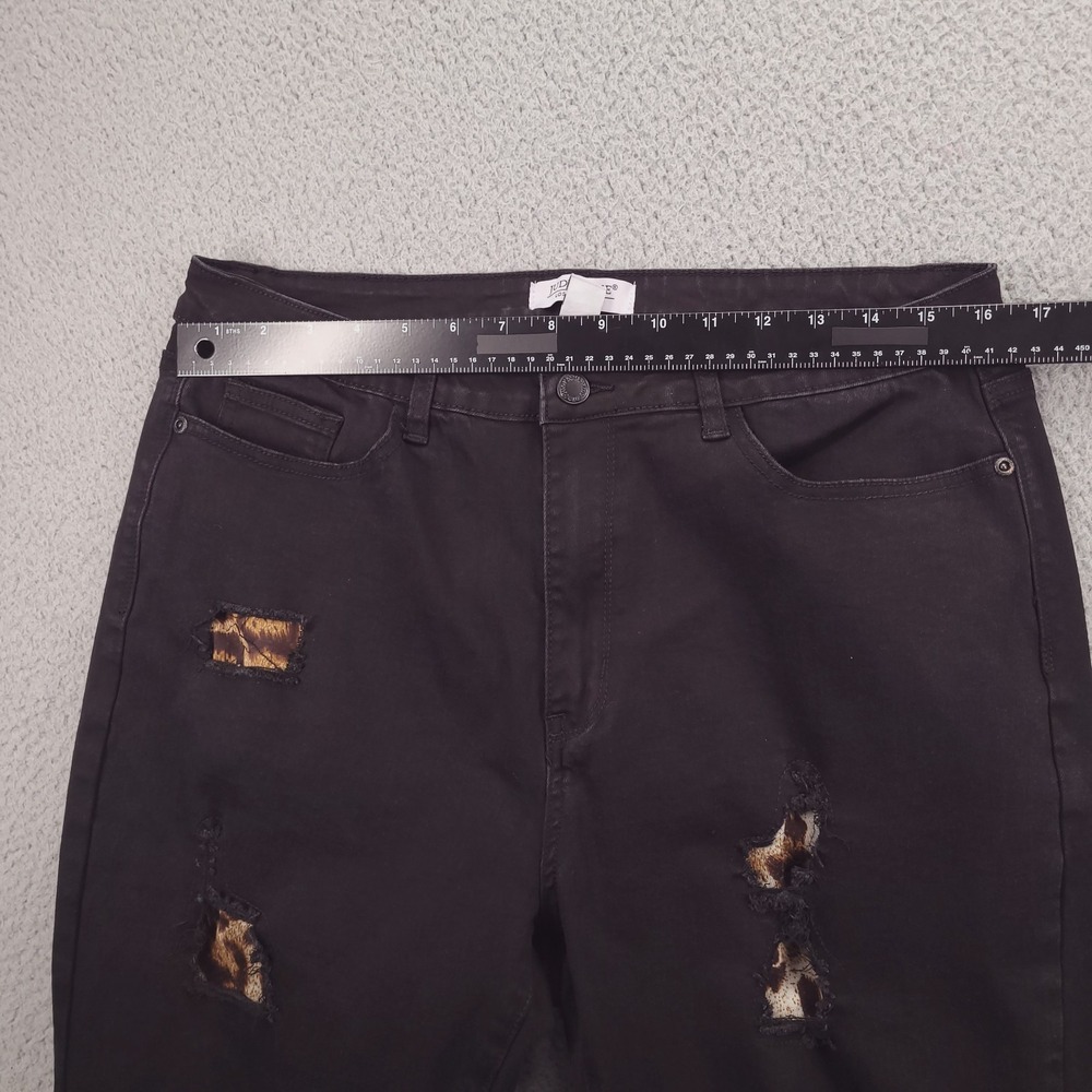 JUDY BLUE Jeans Size 1XL Skinny Fit Leopard Patch Black Stretch Denim - Picture 9 of 14